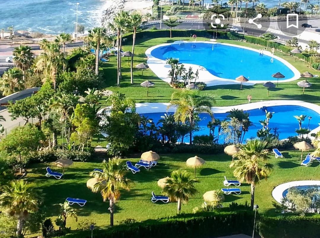 Beach And Pool Holidays At The Grand Coloso Benalmádena Exteriör bild