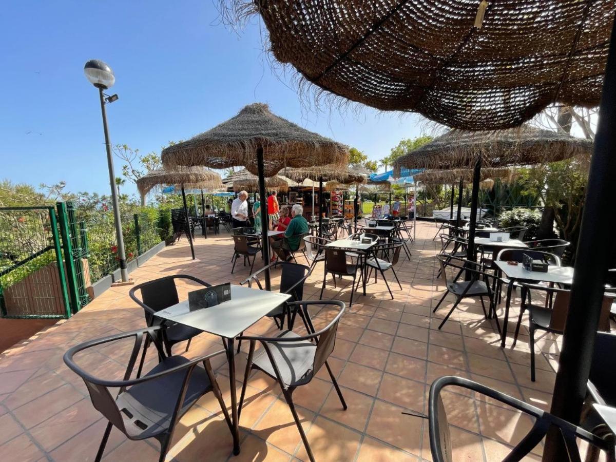 Beach And Pool Holidays At The Grand Coloso Benalmádena Exteriör bild