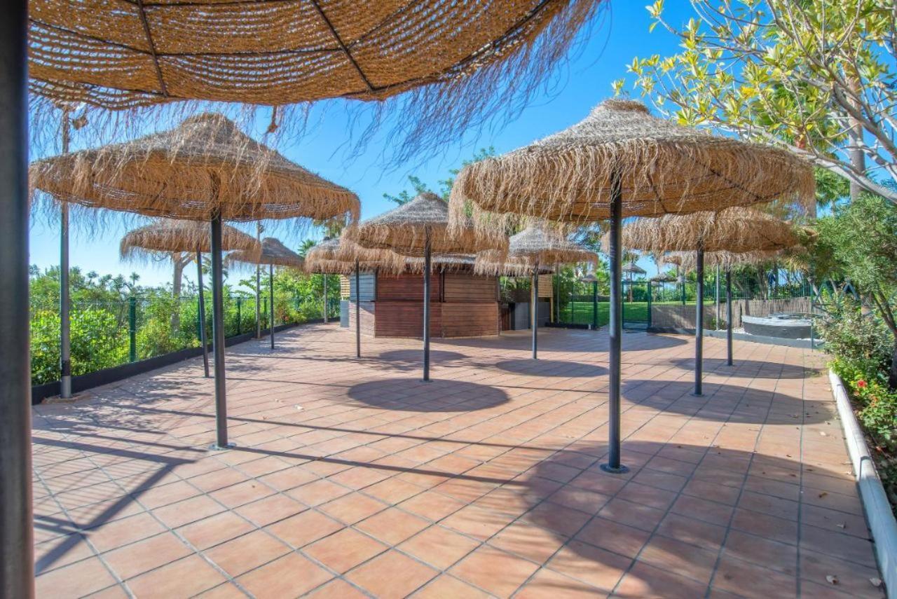 Beach And Pool Holidays At The Grand Coloso Benalmádena Exteriör bild