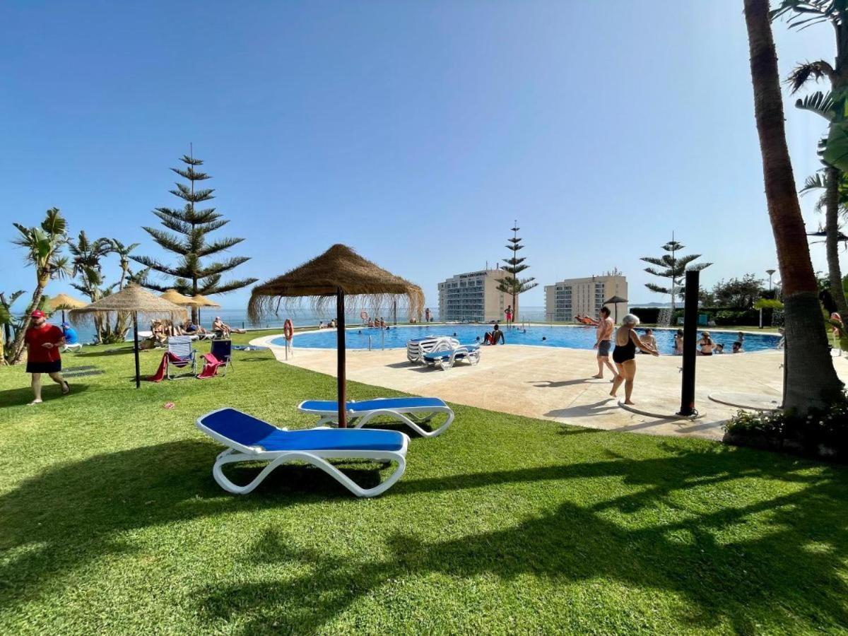 Beach And Pool Holidays At The Grand Coloso Benalmádena Exteriör bild