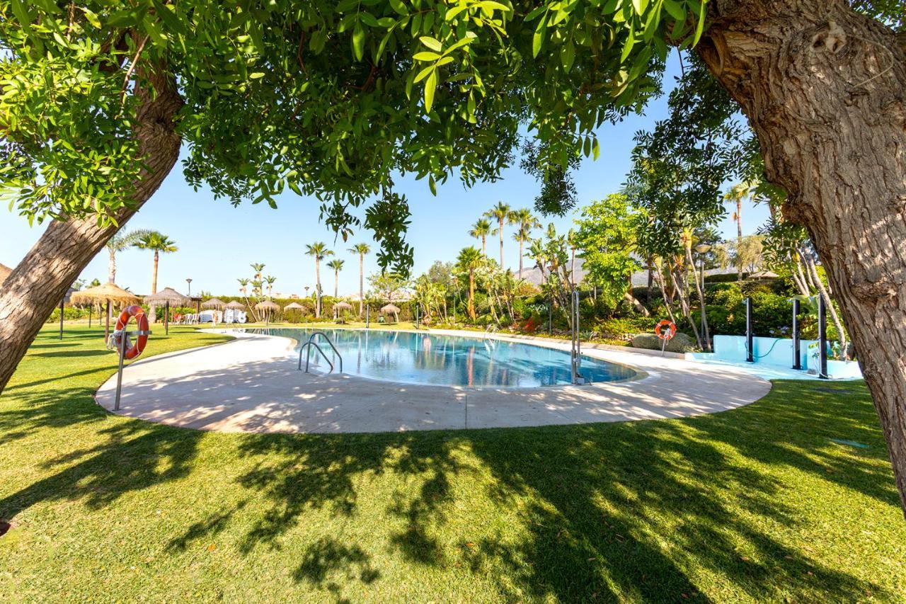 Beach And Pool Holidays At The Grand Coloso Benalmádena Exteriör bild